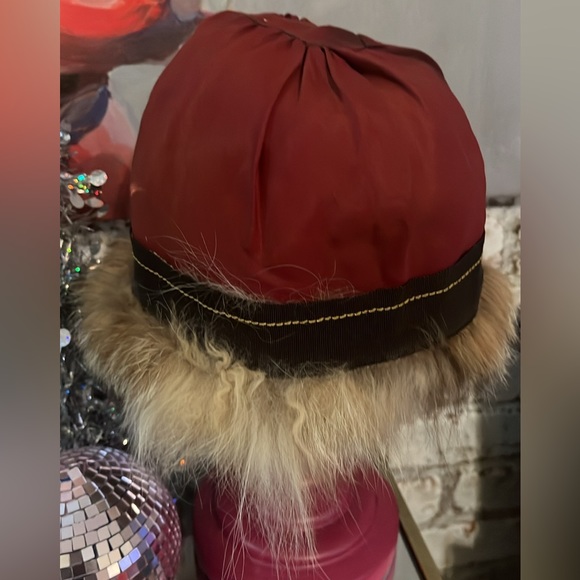 HARRODS - Real Fur Hat - Picture 9 of 13